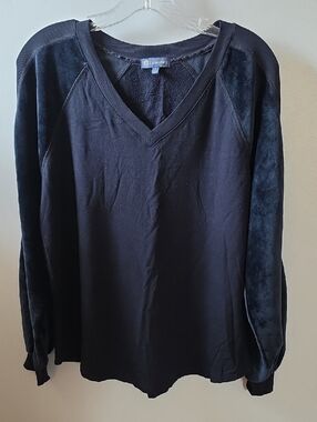 Democracy Navy V‑Neck Sweatshirt With Velvet Puff Sleeves